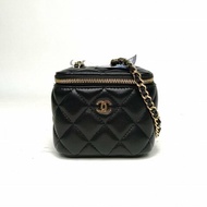 CHANEL 經典款方盒子化妝包黑色羊皮30開淺金扣單皮穿鏈肩背包