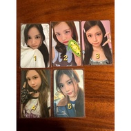 PHOTOCARD OFFICIAL HEARTS2HEARTS CARMEN