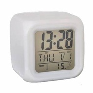 全新 正方形 時鐘 鬧鐘 枱鐘 座枱鐘 電子鐘 Clock