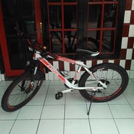 SEPEDA EXOTIC. SEPEDA GUNUNG DOWNHILL ADVENTURE GOWES ALOY BALAP