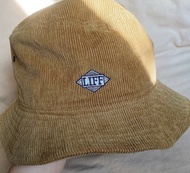 Niko and hat 漁夫帽