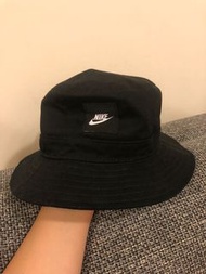 Nike 漁夫帽