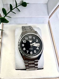 นาฬิกา Seiko 5 Automatic 7s26 หน้าปัดสีดำ หลักตัวเลข(รับประกันเครื่อง 3 เดือน)