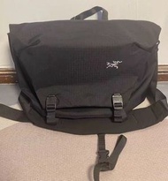 ✅ Arcteryx Granville 10L 斜背包 男女通用 黑色