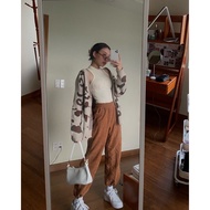 Set Áo Cardigan Leopard Nâu và Quần Jogger Nhung