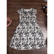 2hand. black floral flared dress 4xl. k9.3