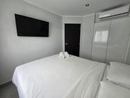 Bright & Breezy -1BR T1 211