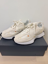 New Balance NB 327 女鞋 米白橘色 小花 刺繡