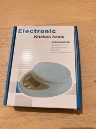 Electronic kitchen scales廚房用電子測量磅