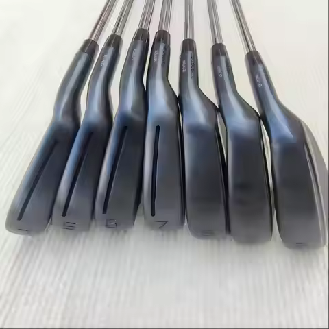 2025 New Men's Golf Clubs black p770 Golf Irons fifth generation 7pcs 4-9P R/S/SR Flex Steel/Graphit