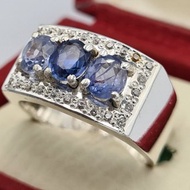 男女皆宜的藍寶石戒指，天然錫蘭藍寶石飾品，未加熱，未處理，純淨的尼藍寶石。