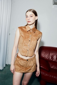 The SRT X11 (TVS193) - Velvet Crop Vest เสื้อครอปแขนกุด คอปก ผ้ากำมะหยี่  มีทั้งหมด 3 สี สีน้ำตาล สี