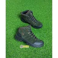 Mountain shoes crocodile size 44