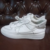 SPORTS SHOES SIZE 43