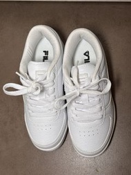 全新 Fila 白色波鞋  兒童波鞋/返學鞋 EUR 31