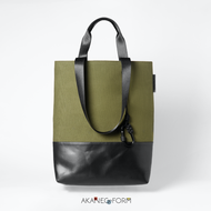 กระเป๋า Tote Bag กระเป๋าสะพาย Akaneg Form กระเป๋าผ้าแคนวาสกันน้ำ รุ่น SQ สีเขียวโอลีฟ (มีซิป)