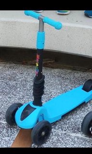 Micro 三輪滑板車