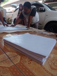 kertas minyak putih ukuran layangan 57,dapat 100 lembar