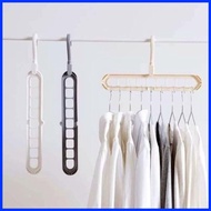 [Super Cheap] MULTI-FUNCTIONAL 9-HOLE PLASTIC HOOK, SAVING SPACE AND SPACE