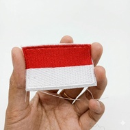 MERAH [1 Pcs] Red and White Computer Embroidery Flag Bet 6*4 cm Bed Flag 4x6cm