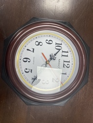 Đồng hồ treo tường kim trôi  F14 - hình lục giác. Tặng kèm pin và Móc Treo