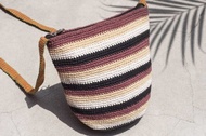 畢業禮物 生日禮物 七夕禮物 天然純棉鉤織斜背包 / wayuu背包 / 側背包 / 肩背包 / 旅行包 / 手工鉤織包 / 手工編織包 - 香草拿鐵彩虹色條紋