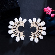 SEQUITO Elegant Korean Style Pearl Earing Sparkling Zircon Stone Golden Symmetrical Moon Design Banq