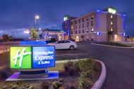 住宿 Holiday Inn Express &amp; Suites Bakersfield Airport, an IHG Hotel