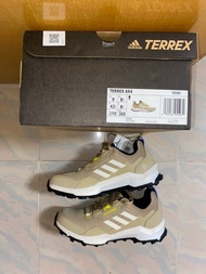 Adidas Terrex AX4 登山鞋