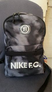 Nike大容量背包