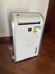 Sharp 聲寶抽濕機（有空氣淨化功能）