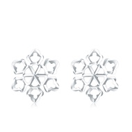 Chow Tai Fook 18K 750 White Gold  Snowflake Earrings P153685
