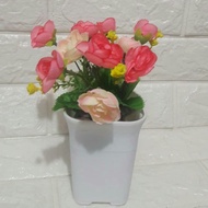 Bunga Mawar Artficial dan Pot untuk Ambalan Hiasan Dinding