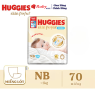 Tã/bỉm dán sơ sinh Huggies Skin Perfect NB70 với 2 vùng thấm giảm kích ứng da