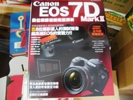 【萬金喵二手書店】全新書《Canon EOS 7D Mark II數位單眼相機完全解析》尖端#R11HKCC2