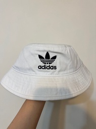 Adidas 漁夫帽