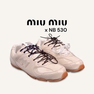 👟New Balance530 x Miu Miu 聯名款粉膚色亮面皮革拼接運動休閒皮鞋 ｜牛皮｜漆皮｜情侶款｜休閒｜運動鞋｜阿甘鞋｜德訓鞋 ｜聯乘✖️｜平底鞋