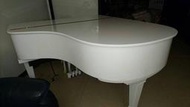 Yamaha 白色平台三角鋼琴