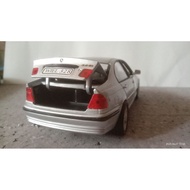 BMW 328i 1:24 scale Welly Diecast 318i E46