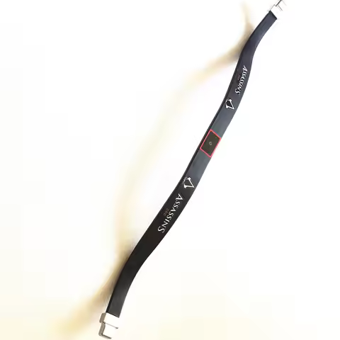 Carbon fiber bow stand features a 65cm length and a 200lbs (90.7kg) load capacity,