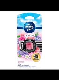 39 一件。70兩件。90 三件。 Ambi Pur Car Mini 2.2ML Blooming Bouquet 改變了車內的氛圍，讓您感覺就像躺在剛洗過的帶有 Blooming Bouquet 