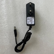 AC/DC ADAPTER 13.5VDC 1A model HB-139 OR 12VDC 1A model HB-139