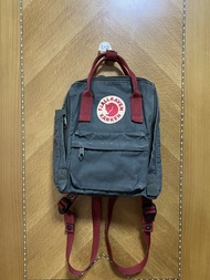 Fjallraven Kanken Mini 背包