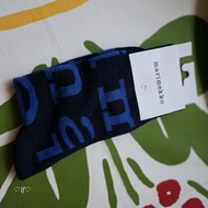 marimekko黑藍字圖案襪