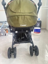Combi 嬰兒手推車