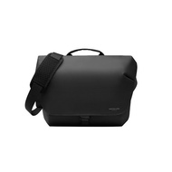 Gaston Luga Lightweight DuoSeal Messenger 14吋郵差包 -經典黑