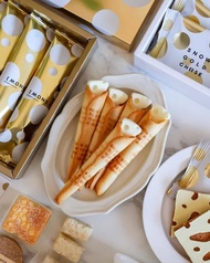 🇯🇵日本北海道直送 SNOW WHITE CHEESE 8個裝生食感半熟乳酪芝士捲心餅 禮盒手信 限量現貨
