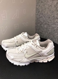 Nike Zoom Vomero 5 白色運動鞋