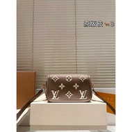 Cowhide nano Diane Cowhide Underarm Baguette All Steel Hardware Full Set Gift Box Packaging Size 18 