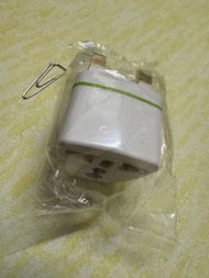 萬用插頭轉換器 world to UK power adapter